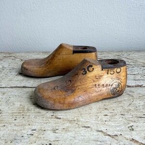 Vintage Cincinnati Wood Baby Shoe Lasts Pair Size 3C Cobbler Forms Morton Last